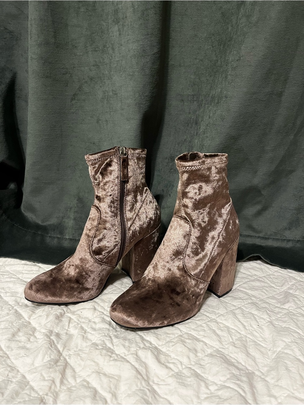 STEVE MADDEN Velvet Block Heel Ankle Boots - pink